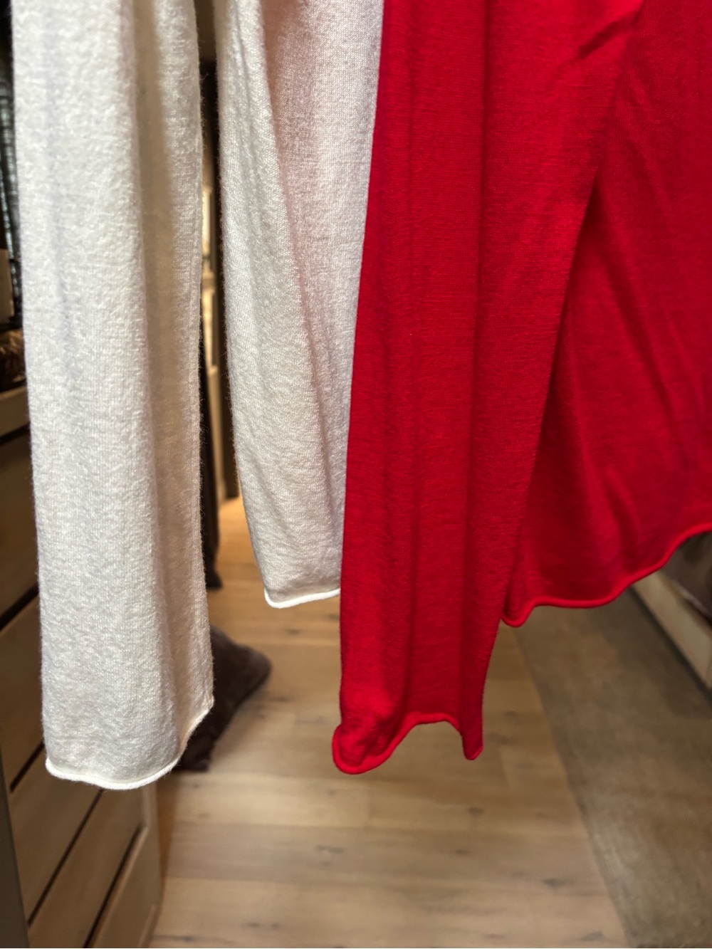 Massimo Dutti Wool tops red and ivory. Long sleeve - Picture 4 of 7